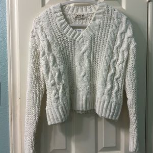 Cream short sweater